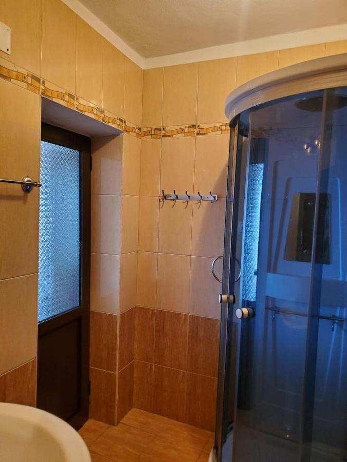 פוגרדץ Lake Ohrid Guesthouse "Villa Valentina" מראה חיצוני תמונה