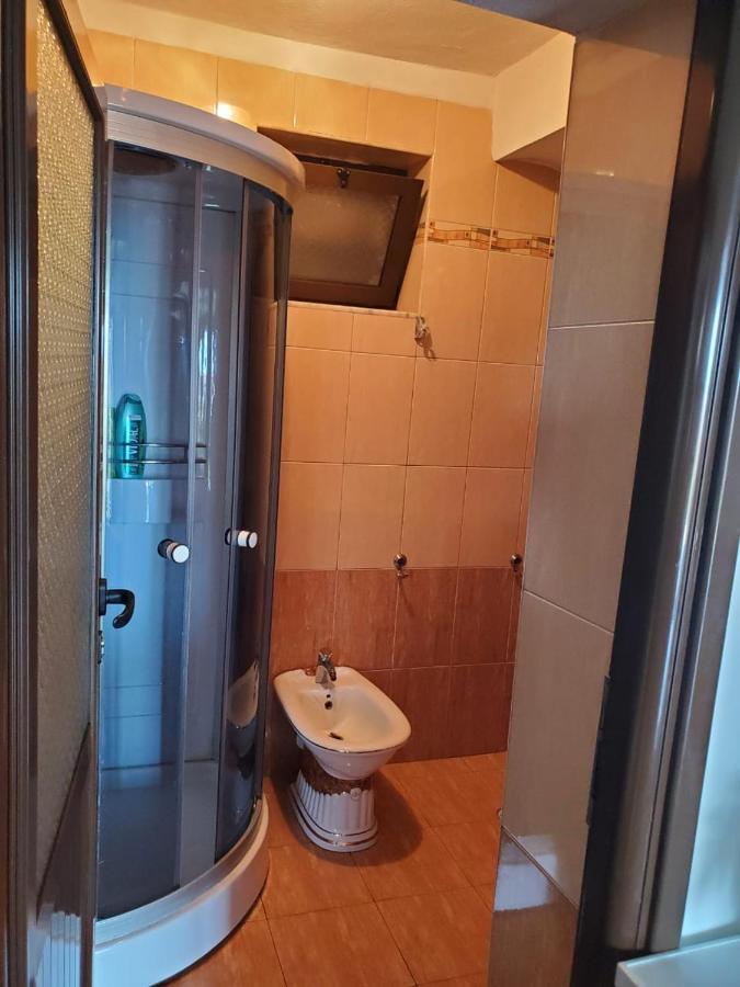 פוגרדץ Lake Ohrid Guesthouse "Villa Valentina" מראה חיצוני תמונה